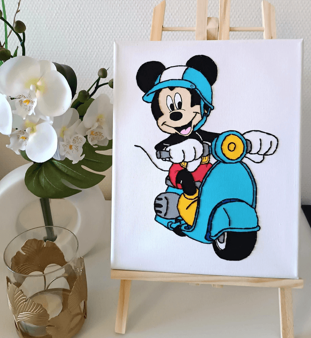 Toile brodée Vespa 