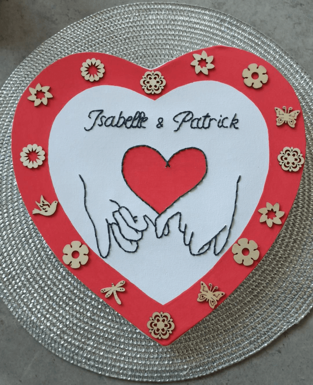 Toile brodée Amour